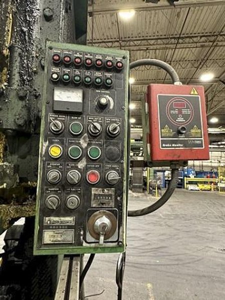200 TON STAMTEC MODEL #G1-200 (NEW 2000) GAP FRAME PRESS