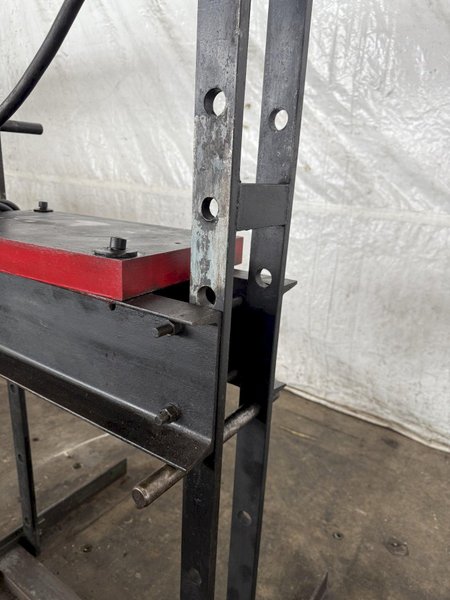 25 TON SAVAGE PNEUMATIC H-FRAME PRESS. STOCK # 0559925