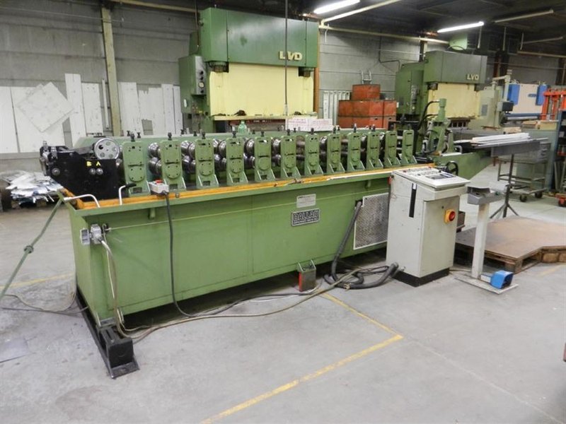 Dimeco decoil./ straight - LVD punchpress + rollforming