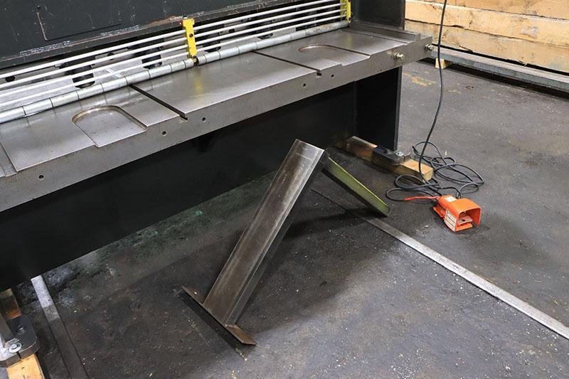 STANDARD INDUSTRIAL AS375-6 Power Squaring Shear - Used