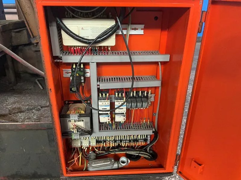 Cosen 28” X 18” Horizontal Band Saw - C-650mnc