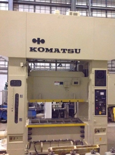 KOMATSU 220 TON ECCENTRIC GEAR 2 PT SS PRESS, STOCK# 13406J