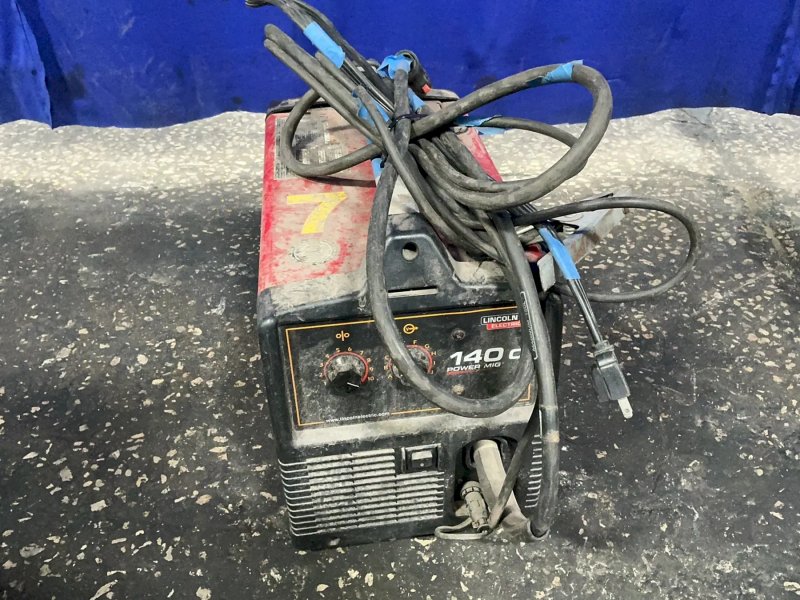 Lincoln Electric 90-140 A  Welder - Power Mig 140c