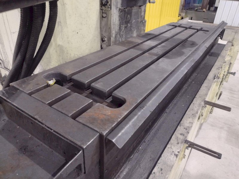 36" X 10 HP KEARNEY &amp; TRECKER MODEL #1536A HORIZONTAL SIMPLEX MILL: STOCK #20256
