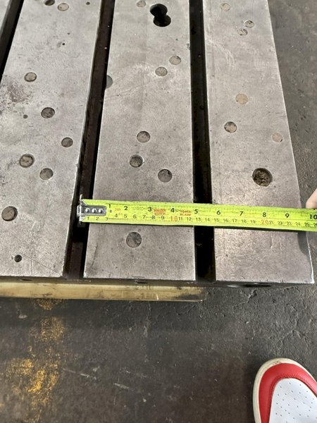 36" X 29-1/2" DEVLIEG E-TABLE. STOCK # 0238025