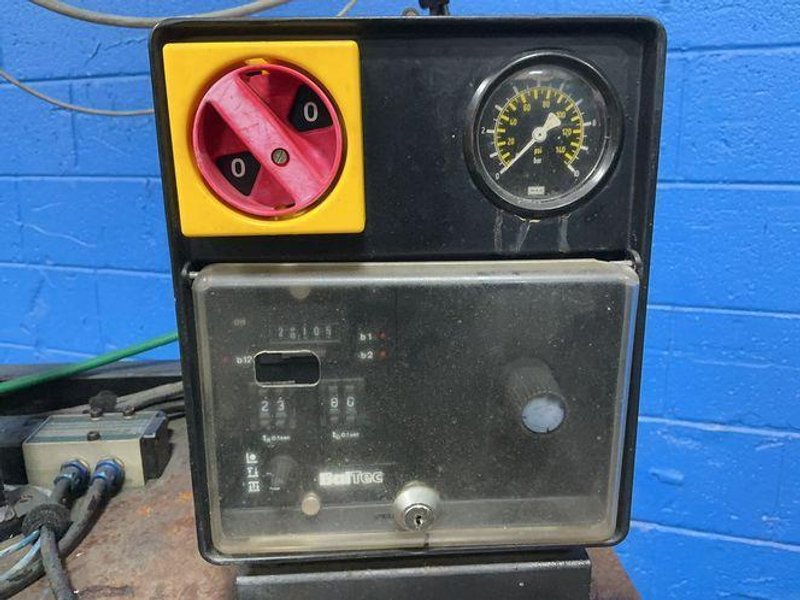 Baltec 0.12 Hp, 15” Diameter Plate Two Spindle Orbital Riveter - Rn 080