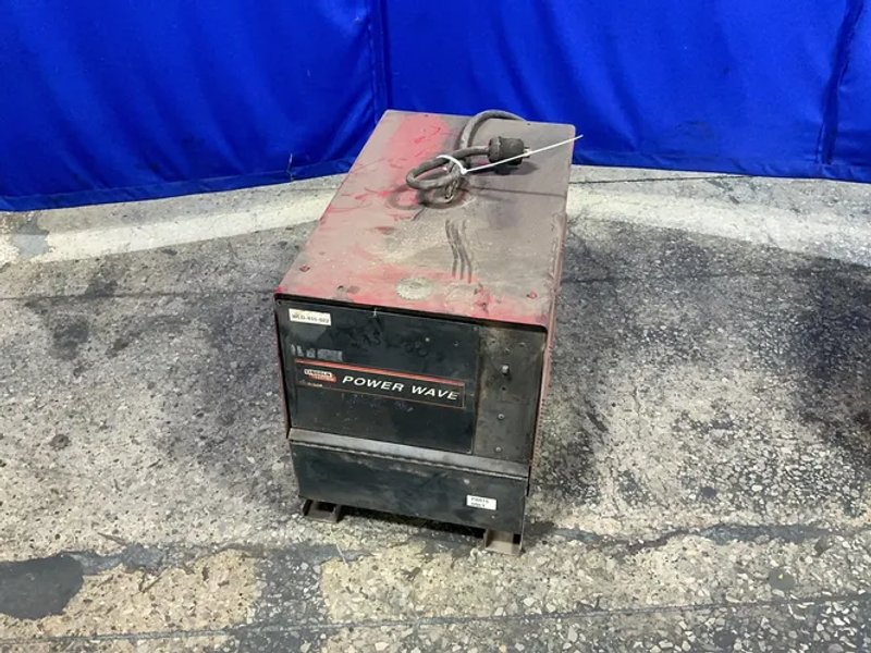 Lincoln Electric  455  Amps  Welder - Powerwave 455