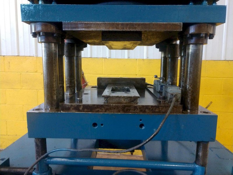 12 TON AIRAM 4-POST PNEUMATIC CUTOFF PRESS: STOCK #13204