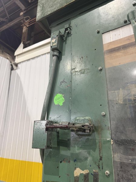30" X 42" BALEMASTER MODEL #360A CLOSED DOOR HORIZONTAL HYDRAULIC BALER: YOBRO #25089