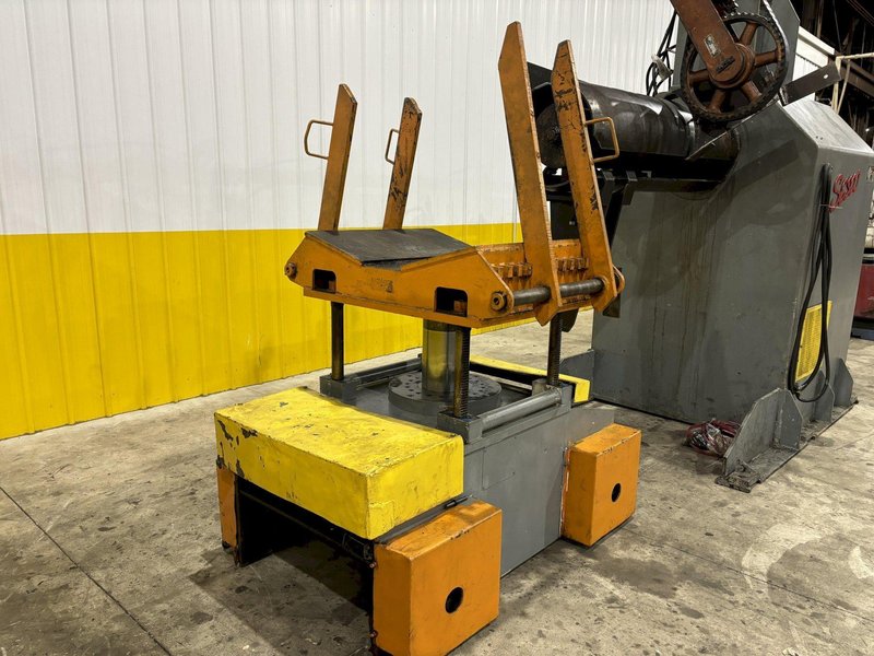 30,000 LB X 60" SESCO MODEL #55-523 MOTORIZED COIL REEL UNCOILER W/ COIL CAR: STOCK #21952