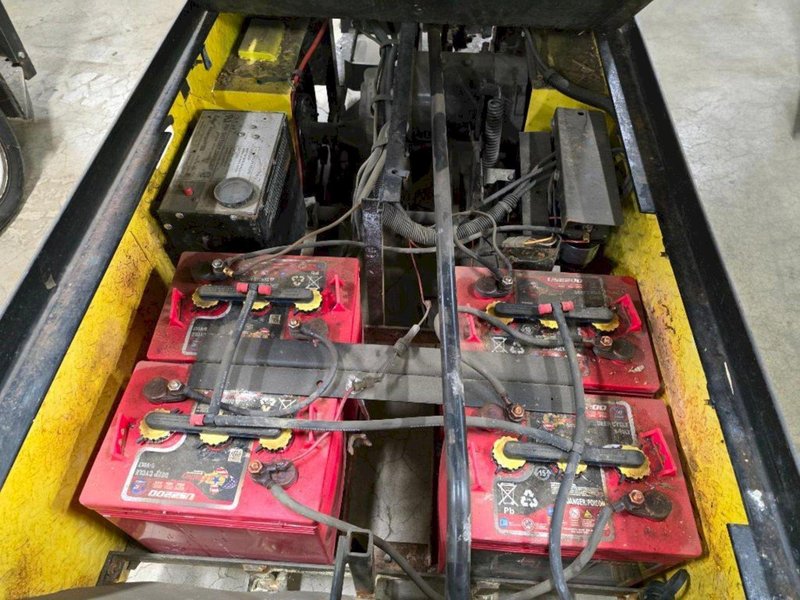 24 VOLT EZ-GO MODEL XI-640 TEXTRON CHASER/TUGGER CART: YOBRO #24643