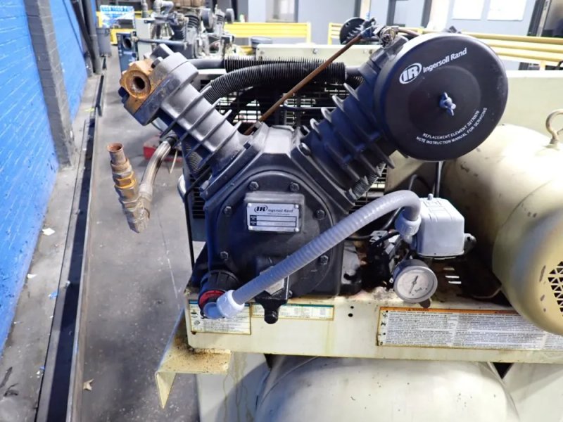 Ingersoll Rand (2) 7.5 Hp Air Compressor - 2-2475e7.5v-fp