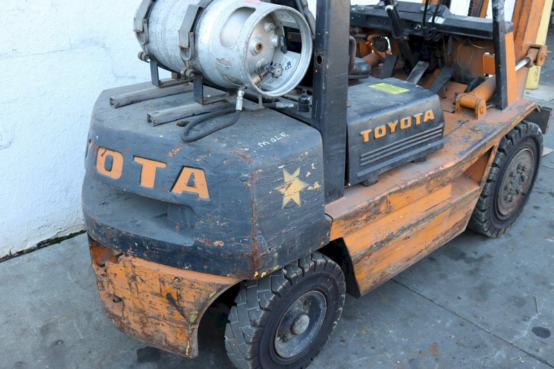 5,000 LB TOYOTA FORKLIFT: STOCK #63915