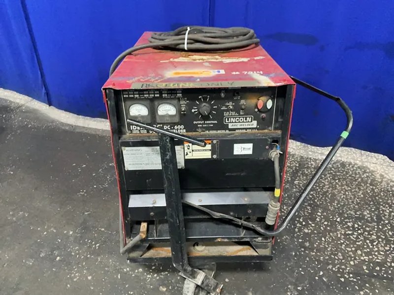 Lincoln Electric 600 Amps Welder - Idealarc Dc-600