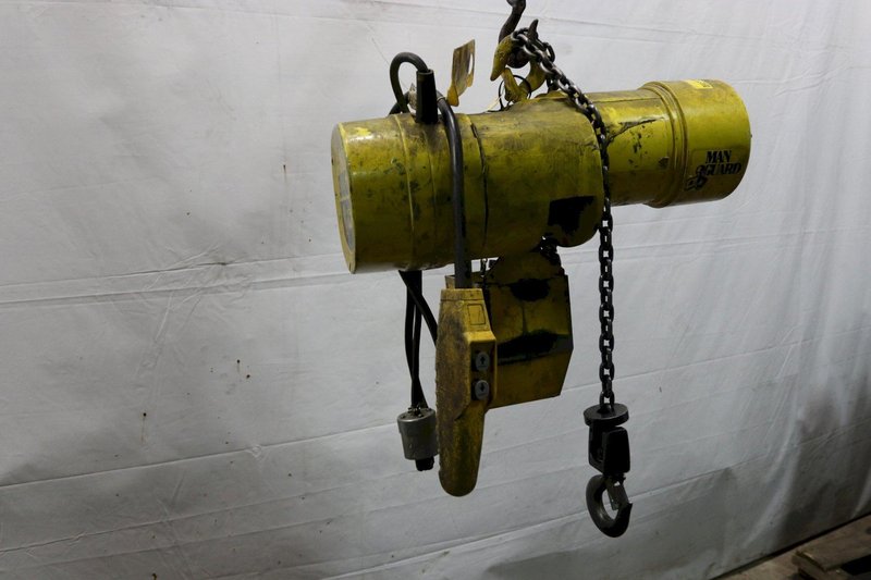1/4 TON BUDGIT ELECTRIC POWERED CHAIN HOIST:  STOCK #11995