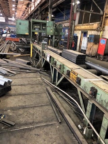 25" X 36" W.F. WELLS INC B-25-2 HORIZONTAL BAND SAW WITH 80' POWERED ENTERY CONVEYOR AND 32' POWERED EXIT CONVEYOR