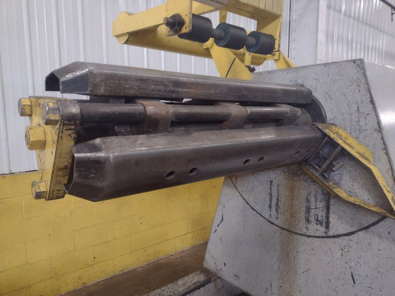 20,000 LB 10 TON X 48" RED BUD (RBI) MOTORIZED COIL REEL / UNCOILER &amp; STRAIGHTENER FEED LINE: STOCK #15277