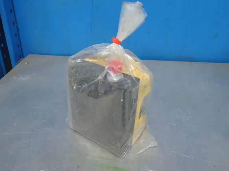 Omron  20 Watts  Safety Laser Sensor - Os3101-2-pn
