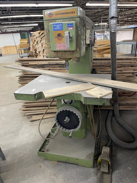 Onsrud type w525 overarm router s/n 968057-01