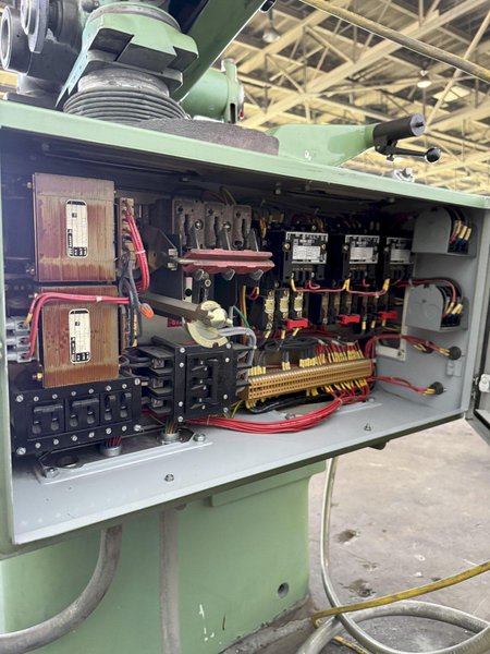 JUNGNER MASKIN US 2305 UNIVERSAL TOOL AND CUTTER GRINDER. STOCK # 0449625.