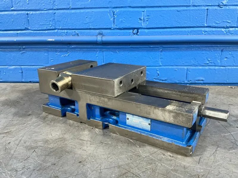 Kurt  6” Vise - 3600v