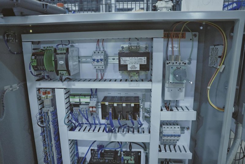 Yaskawa Motoman GP25-12 Robots (2) – YRC1000 Controllers, Mech-Mind 3D Vision, Bin Picking, Integrated Safety Cells, 2022
