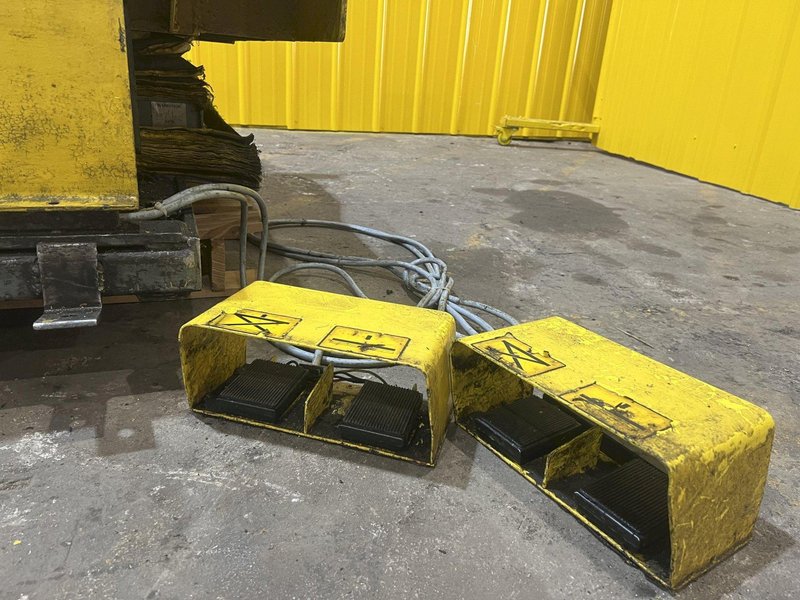 4,000 LBS X 48" X 48" PENTALIFT HYDRAULIC LIFT &amp; TILT TABLE: STOCK #20387