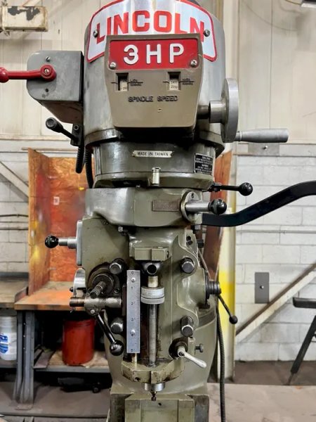 USED LINCOLN 9" X 42" KNEE MILL WITH 2-AXIS READOUT, Year: 1994
