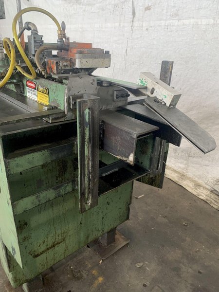 12" X .125" DALLAS INDUSTRIES MODEL D200 AIR FEEDER/STRAIGHTENER. STOCK # 0738321