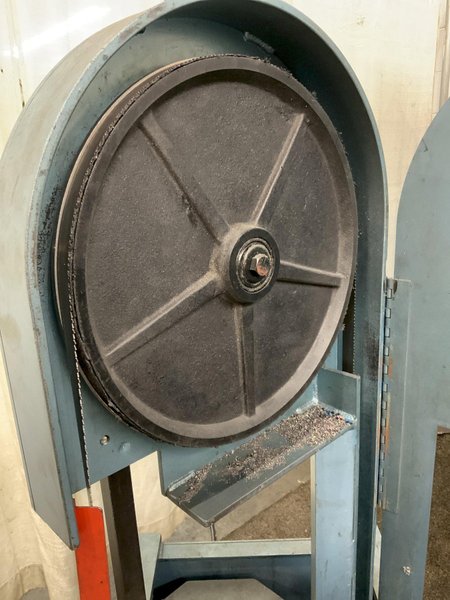 9" X 14-1/2" ROLL-IN SAW MODEL EF 1459 VERTICAL BANDSAW: STOCK #80922