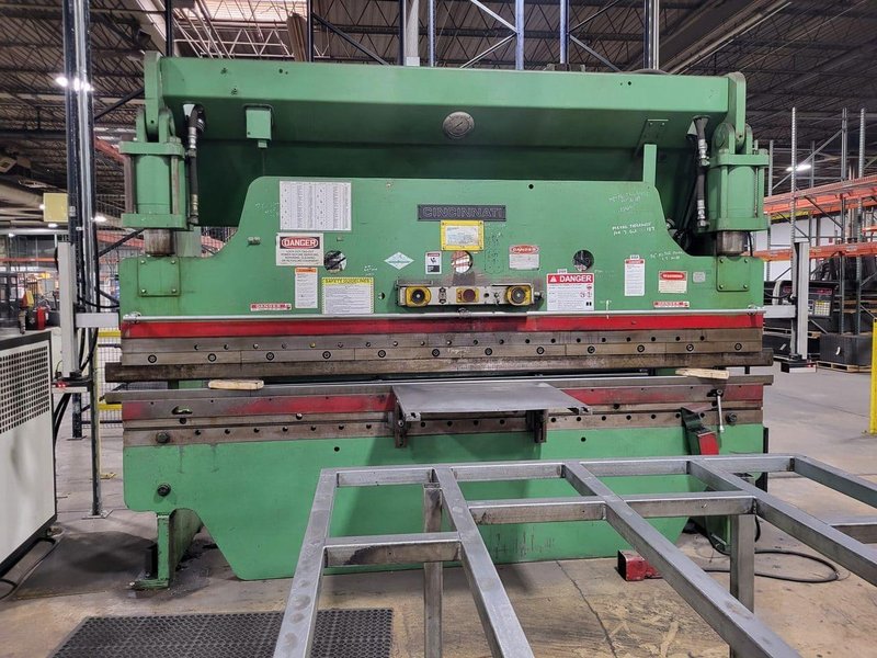 Cincinnati 135 Ton X 10′ Press Brake, CB135, 12′ overall