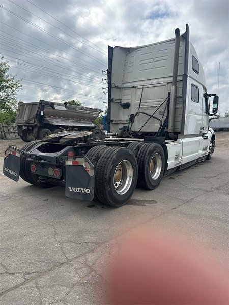 2022 Volvo VNL64T860 4V4NC9EJ2NN303105
