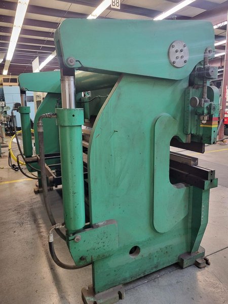 Accurpress 130 Ton X 10′ Hydraulic Press Brake Model 713010, Backgauge, 1990