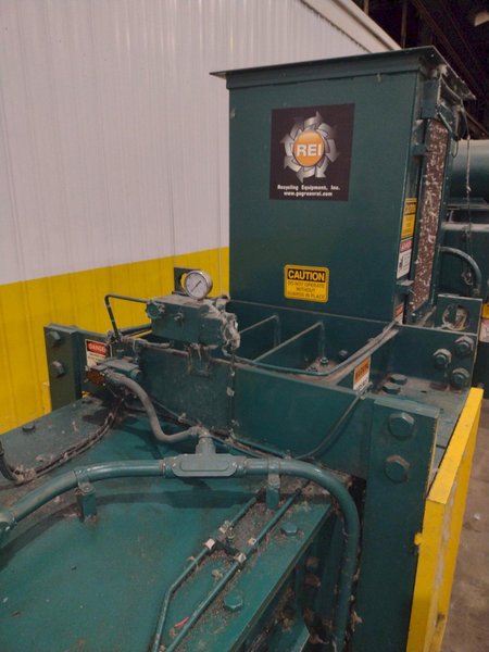 24" X 36" X 96" LONG AMERICAN MODEL #10447 HYDRAULIC HORIZONTAL BALER: YOBRO #24745
