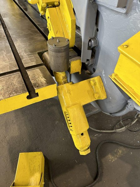 6" X 6" X 1" KLING MODEL 3 DOUBLE SIDED MULTI-PURPOSE ANGLE SHEAR. STOCK # 0303018