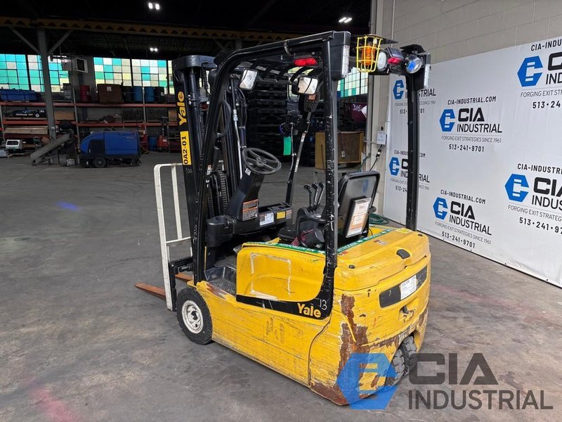 2019 - 3,000 LB. YALE MODEL ERP030VTN367E084