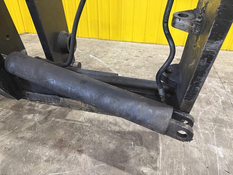30,000 LBS SUPERIOR FAB MODEL #98-105-617 FORKLIFT MAST: YOBRO #23993