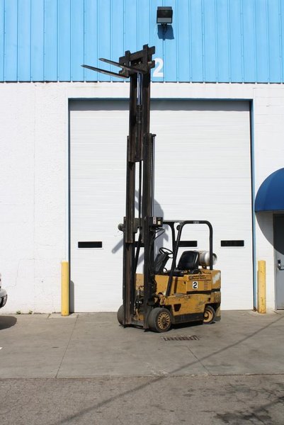 5,000 LB CATERPILLAR FORKLIFT: STOCK #64297