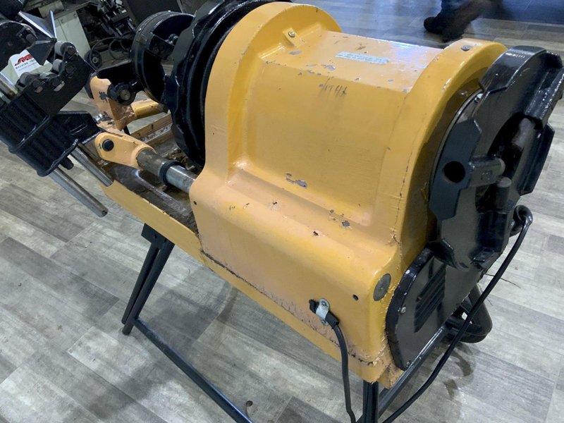 1/2 TO 4" STEEL DRAGON PIPE THREADING MACHINE, MODEL SDT-6790: STOCK #81308