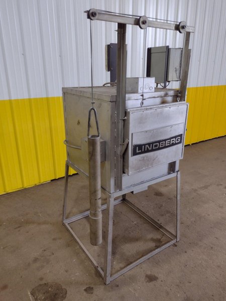 17" X 13" X 25" LINDBERG ELECTRIC FURNACE: STOCK #18853