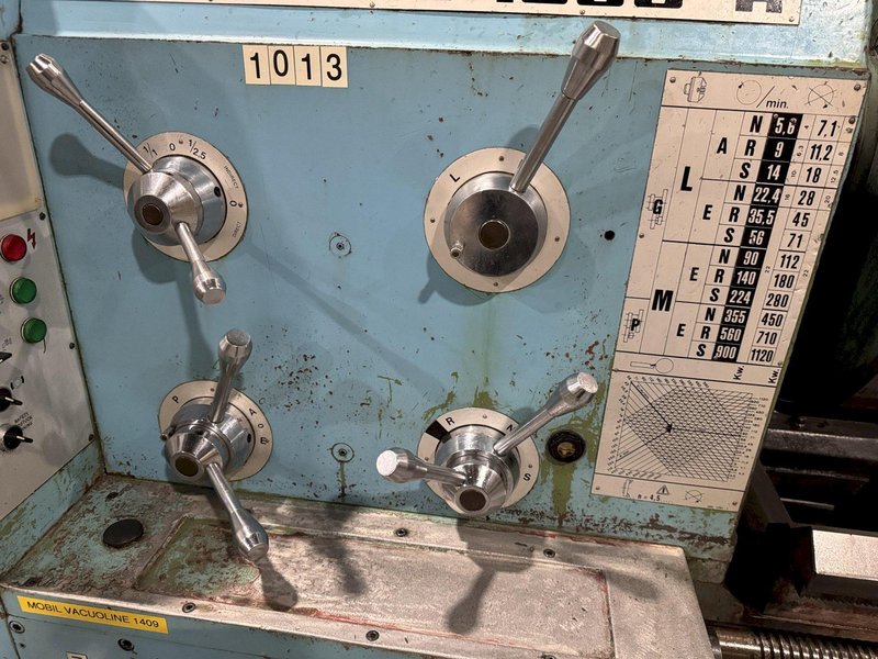 39" x 236" Geminis GE-1000A Gap Bed Engine Lathe