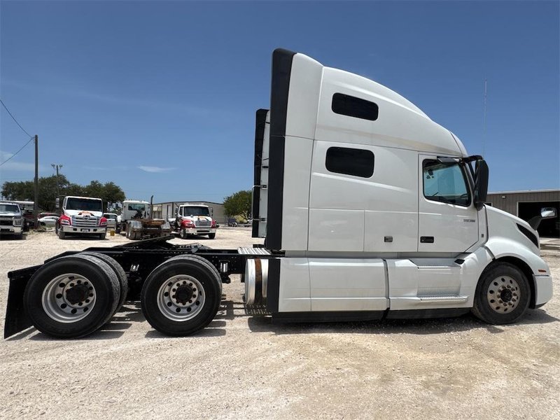 2022 Volvo VNL64T 760 4V4NC9EH9NN602667