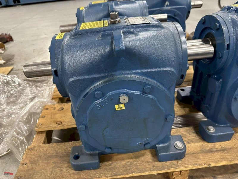 CONEDRIVE NO. H040–4 GEARBOX. STOCK # 0991825