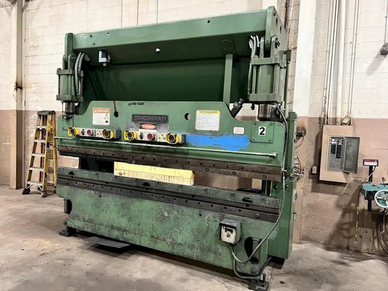 USED CINCINNATI 90 TON X 10' HYDRAULIC PRESS BRAKE MODEL 90CB X 8, Year: 1983