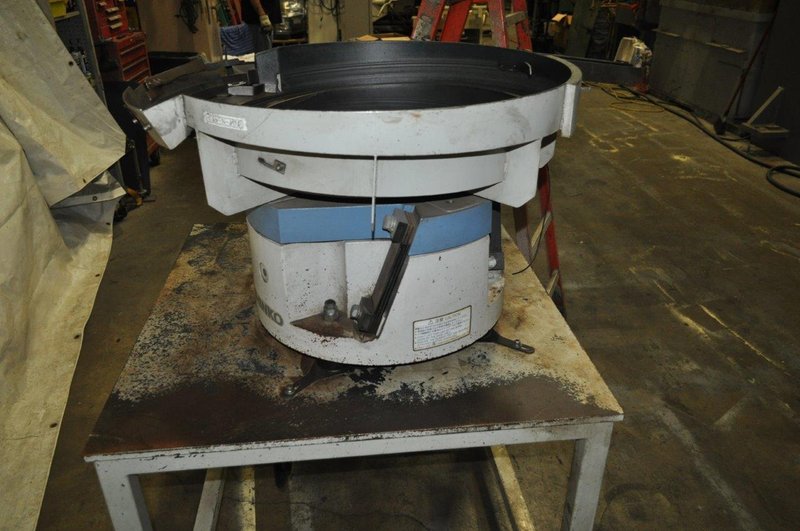 30" Shinko Vibratory Bowl Feeder