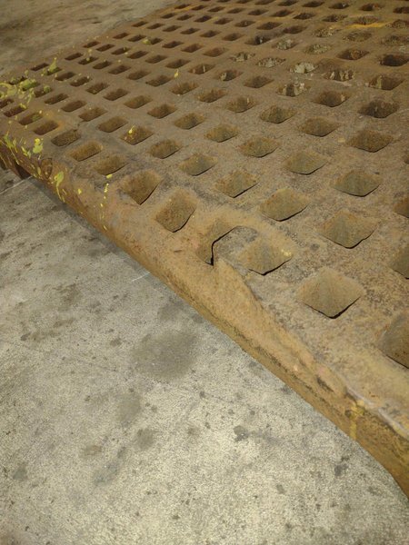 60" X 60" X 5" ACORN TABLE: STOCK #22220