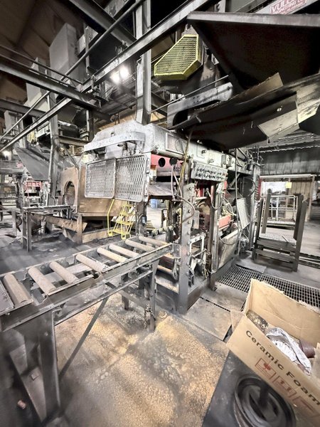 Hunter model hmp 20 deep flask automatic molding machine s/n A77A703, std., 20 x 24 with  feed belt