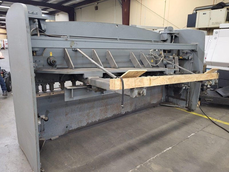 Atlantic 10′ 1/4″ Hydraulic Shear Model HDE 10 1/4