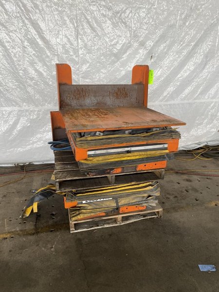 36" x 40" KNIGHT ALT-3640 AIR PNEUMATIC LIFT/TILT TABLE. STOCK # 0527122