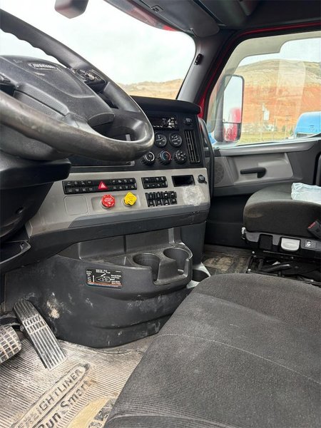 2020 Freightliner Cascadia 1FUJHHDV5LLLC1671
